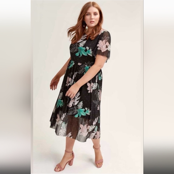 Love & Legend maxi dress - Picture 1 of 6